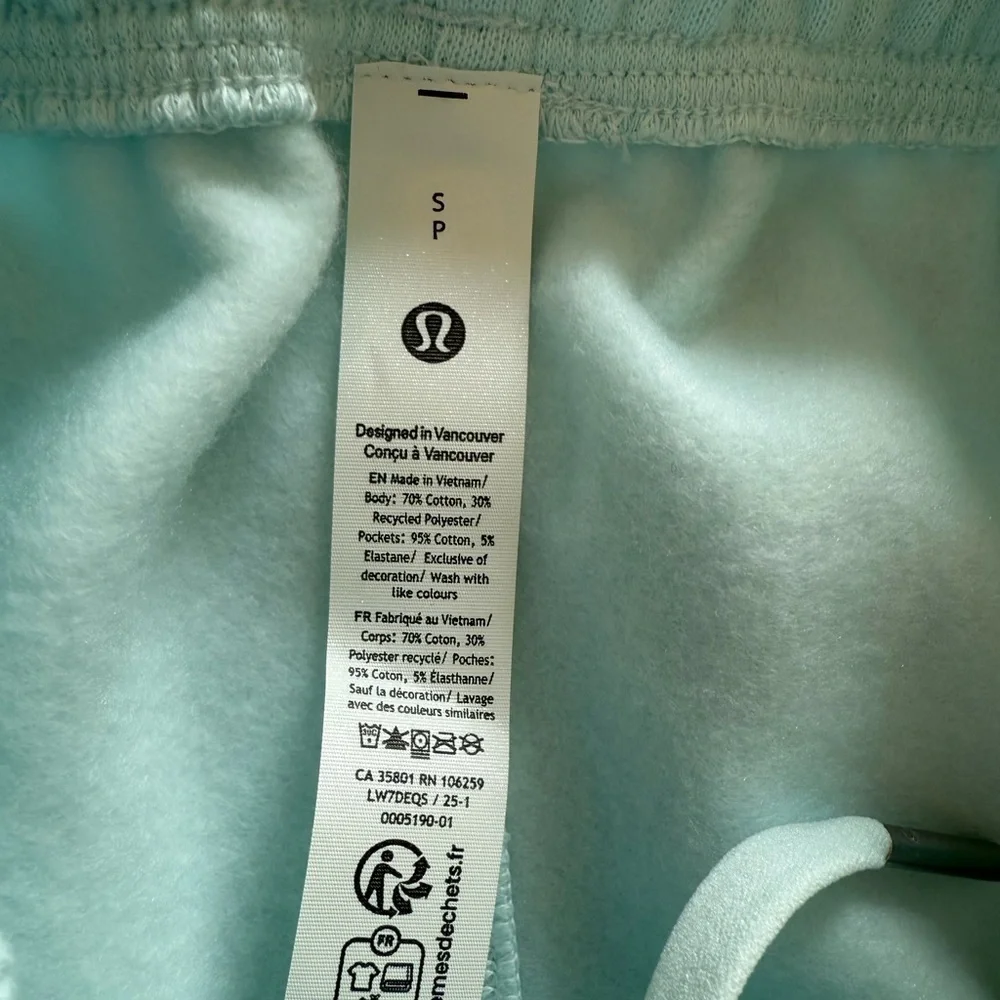 Lululemon Scuba Mid-Rise Oversized Short 7